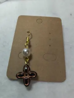 ⑮◆低アレルギー◆ハンドメイド ピアス 花とパール