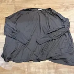 ハグム　長袖カットソー　フリーサイズ