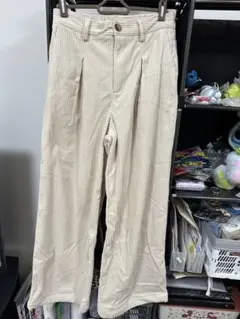 秋冬、ストライプ柄アイボリーワイドパンツ