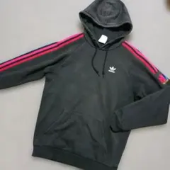 adidas 　トレフォイル　パーカー　大きめ　M