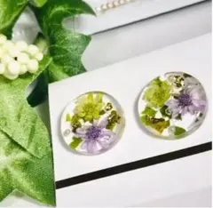 No.133:スターフラワー　レジンアクセサリーピアス　丸型