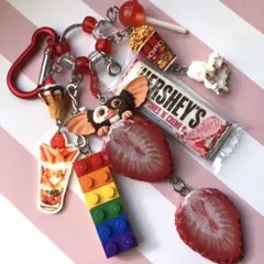 じゃらじゃらキーホルダー　イチゴまみれ☆