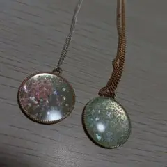 オモチャのネックレス