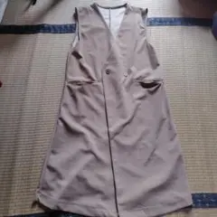 ベージュ ダブルボタン ベスト ジレ　Mサイズ