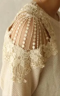 ⭐️週末特価⭐️肩レースのニットセーター