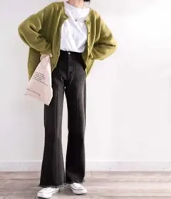 裾フリンジデニムセミフレアパンツ