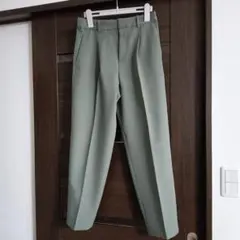 新品☆UNIQLOユニクロ感動パンツ　スマートアンクル　カーキ色