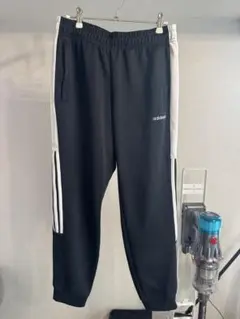 adidas トラックパンツ