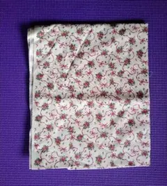 クリスマス風　花柄プリント生地