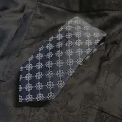 CALVIN KLEIN ネイビー花柄シルクタイ ネクタイ 棒タイ 細身