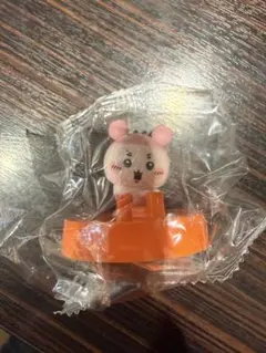 ちいかわ CoCo壱番屋 スプーン置きフィギュア 古本屋 ちゃん カニのサムネイル