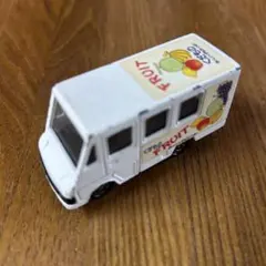 トミカ　クイックデリバリーバン　くだもの
