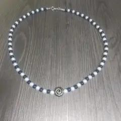 パールビーズ×black&whiteネックレスSeahorse×original