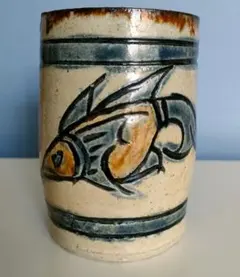 金城次郎　湯呑　人間国宝 壺屋焼 人間国宝 金城次郎作 魚文湯呑 （壺屋時代） – 生活民芸 なかむた