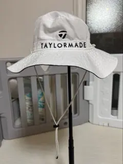 TaylorMade リバーシブルハット 白のサムネイル