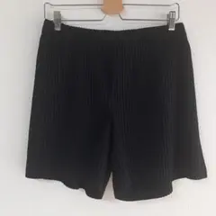 オムプリッセ　イッセイミヤケ　ショートパンツ　黒