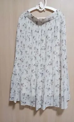 花柄プリーツロングスカートのサムネイル