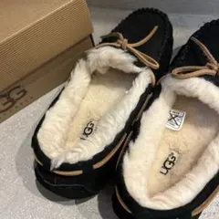 UGG アグ ダコタ モカシン シューズ ボア ブラック