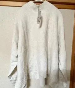 スフレヤーンモックネックセーター（長袖）オフホワイト　UNIQLO