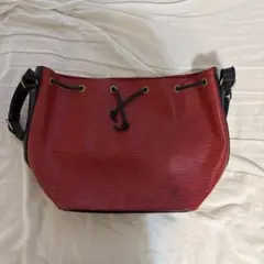 ルイヴィトン エピ プチ ノエ カスティリアンレッド 巾着 レザー ショルダー