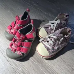 keenサンダル　converseスニーカー