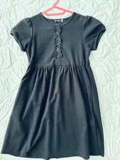 Bebe 黒 フリル付き 半袖ワンピース 140