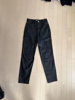 ZARA ブラックレザーパンツ ハイウエスト