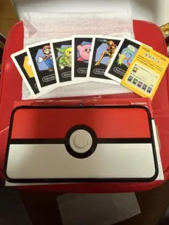 Nintendo 2DS モンスターボールデザイン モンスターボール＆ピカチュウデザインのNewニンテンドー2DS LL