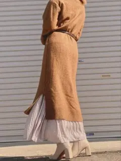 センスオブプレイス タートルネックスリットニットワンピース キャメルブラウン