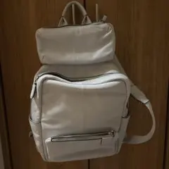 美品☆ジャンニキアリーニ☆バックパック☆アイボリー☆通勤リュック