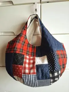 タータンチェックネイビーパッチワーク　ころりん丸底グラニーバッグ　ハンドメイド