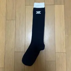 黒いロゴ入りソックス 約20cm