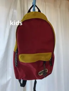 OUTDOOR 赤と黄色のバックパック