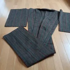 グレーと赤のストライプ着物　メンズ　リメイクなどにも