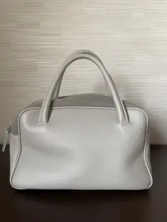 美品 FIKA ロゴ入り レザー ショルダーバッグ ブラック - メルカリ