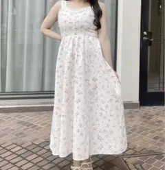 evelyn 半袖ロングワンピース 花柄 水瀬さらら 新品未使用 evelyn 花柄フリルOP ロングワンピース 肩出し - メルカリ