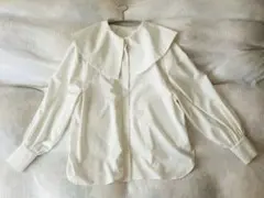 ホワイト 大きな襟 バルーンスリーブ シャツ