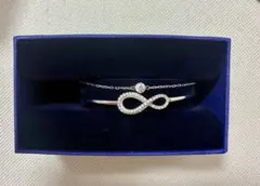 【明日20時まで値下げ！】SWAROVSKI Infinity ブレスレットのサムネイル