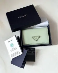 オンライン完売入手困難 PRADA サフィアーノ カードケース パステルグリーン