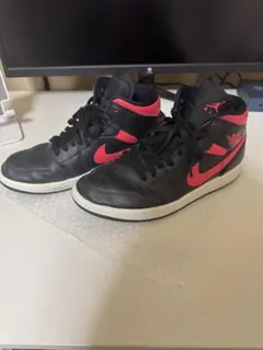 7*a様 NIKE Women's AIR JORDAN 1 MID 中古品