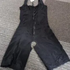 黒 レース付き ボディスーツ