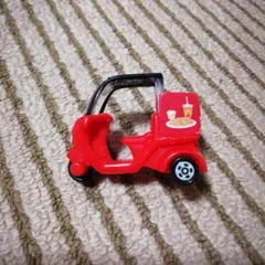 マックデリバリー マクドナルド 三輪バイクのサムネイル