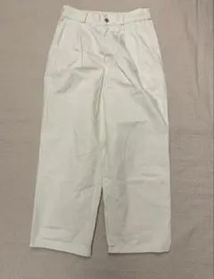 GU ワイドチノパン アイボリー