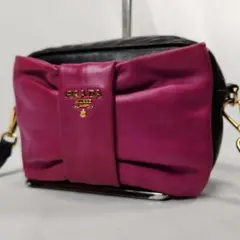 ✨美品✨PRADA プラダ がま口 三角ロゴ レザー ピンク トライアングル 