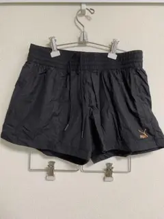 PUMA ブラック ショートパンツ