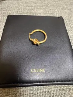 2026年最新】celine ノットフープピアスの人気アイテム - メルカリ
