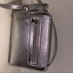 メタリックシルバー ショルダーバッグ