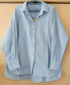 ストライプシャツ 背中開き