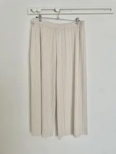 クリーム色 プリーツパンツ 3L
