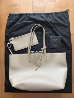 SAINT LAURENT トートバッグ　ショッピングバッグ レザー ベージュ系のサムネイル